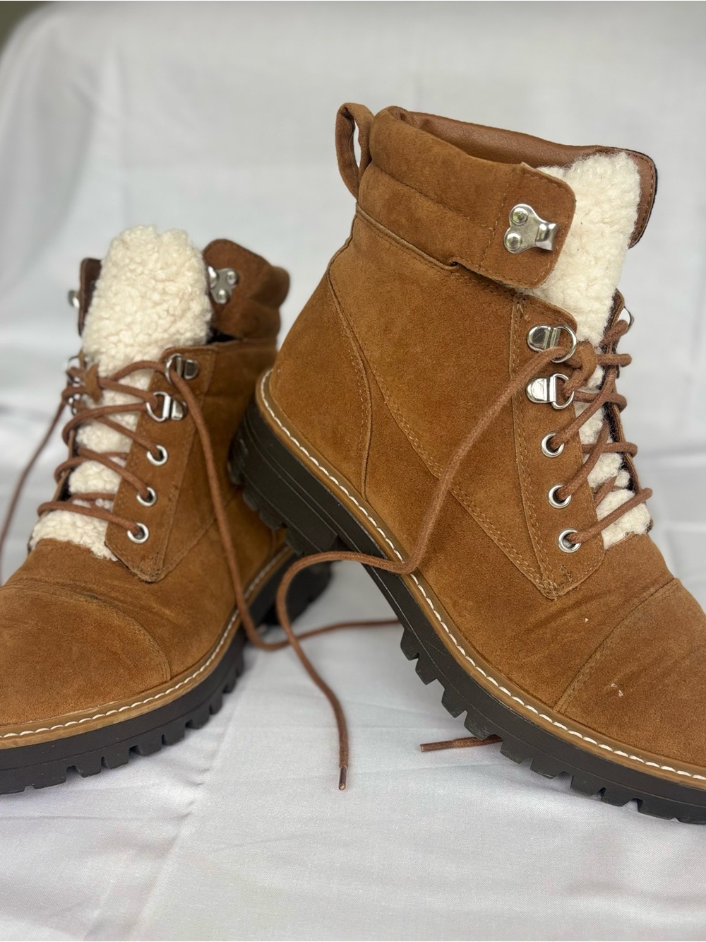 Time and Tru Brown Suede Lace-Up Sherpa Ankle Boots